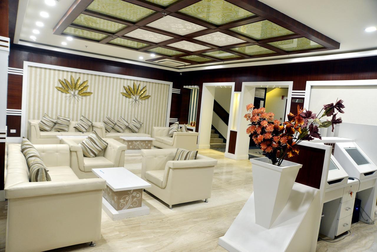 The Land Mark Varanasi Exterior foto